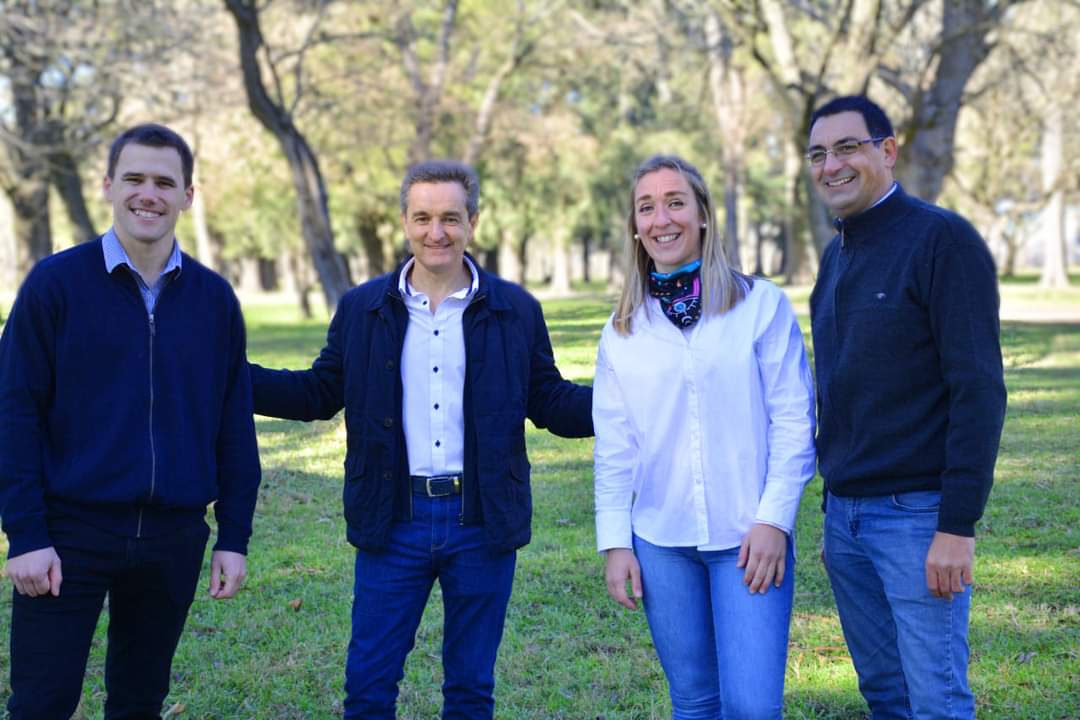 📌 Juntos por lo que #logramos, juntos por lo que #viene. Más que nunca convencidos que 👉 Nuestro futuro es #juntos.
#juntos #UCR #Rauch #FacundoManes #EleccionesPASO #nuestrofuturoesjuntos