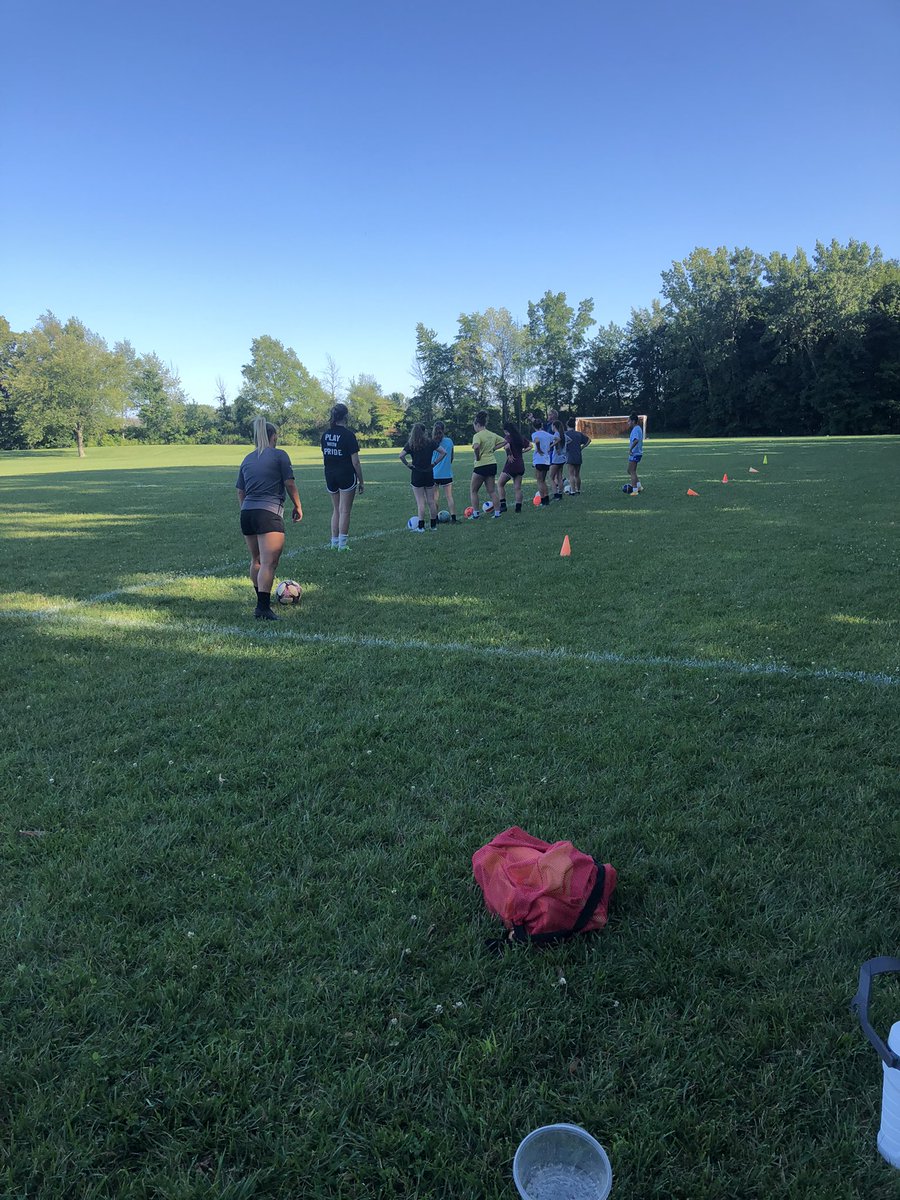 GinaGray23's tweet photo. Girls soccer open training #bbstrong https://t.co/ZNWWJXlGqp