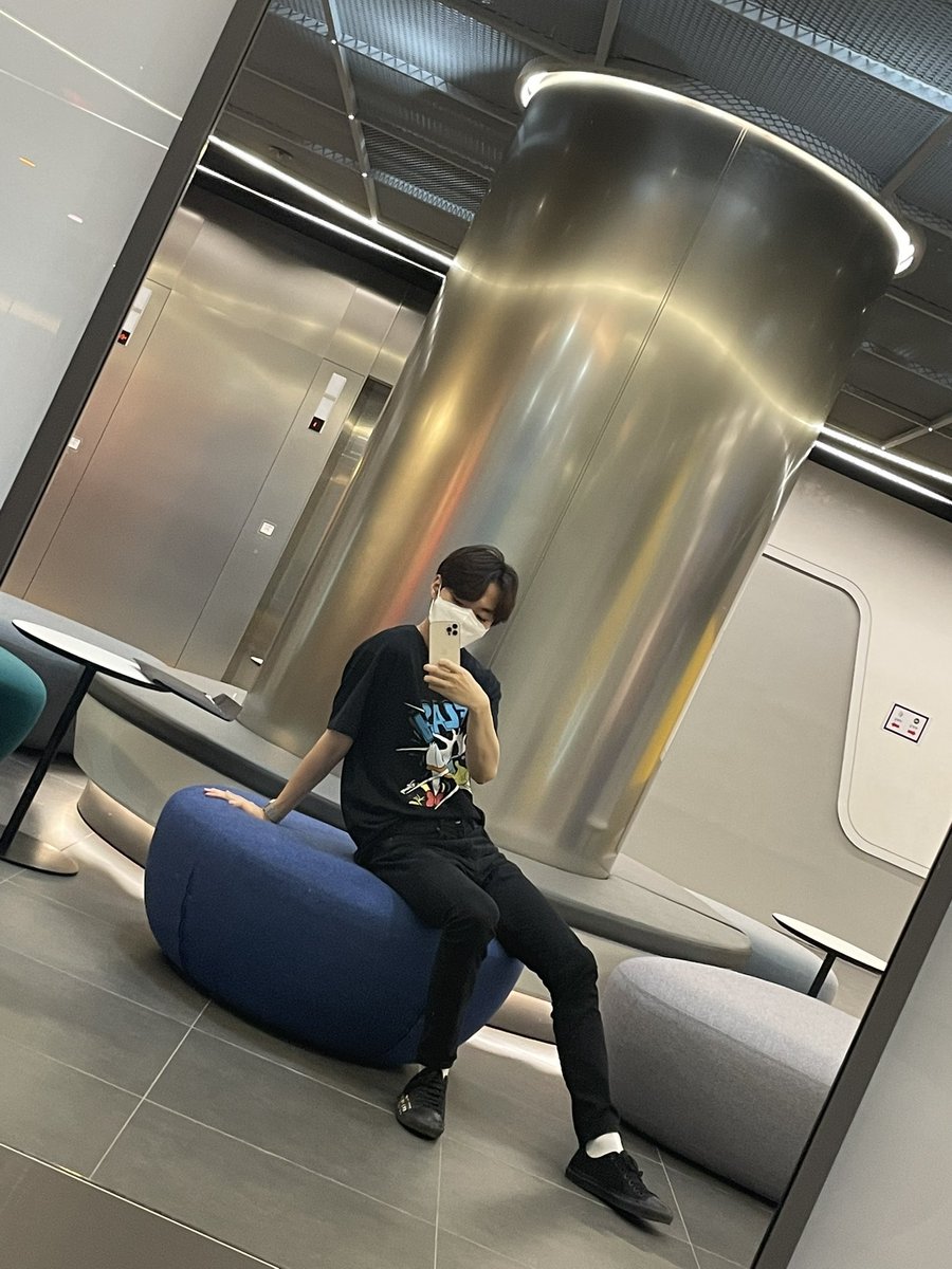 pjwrlds's tweet photo. the king is back!!!! #teuparty 🎉🥳🎊 https://t.co/O9CnaKu5Pv