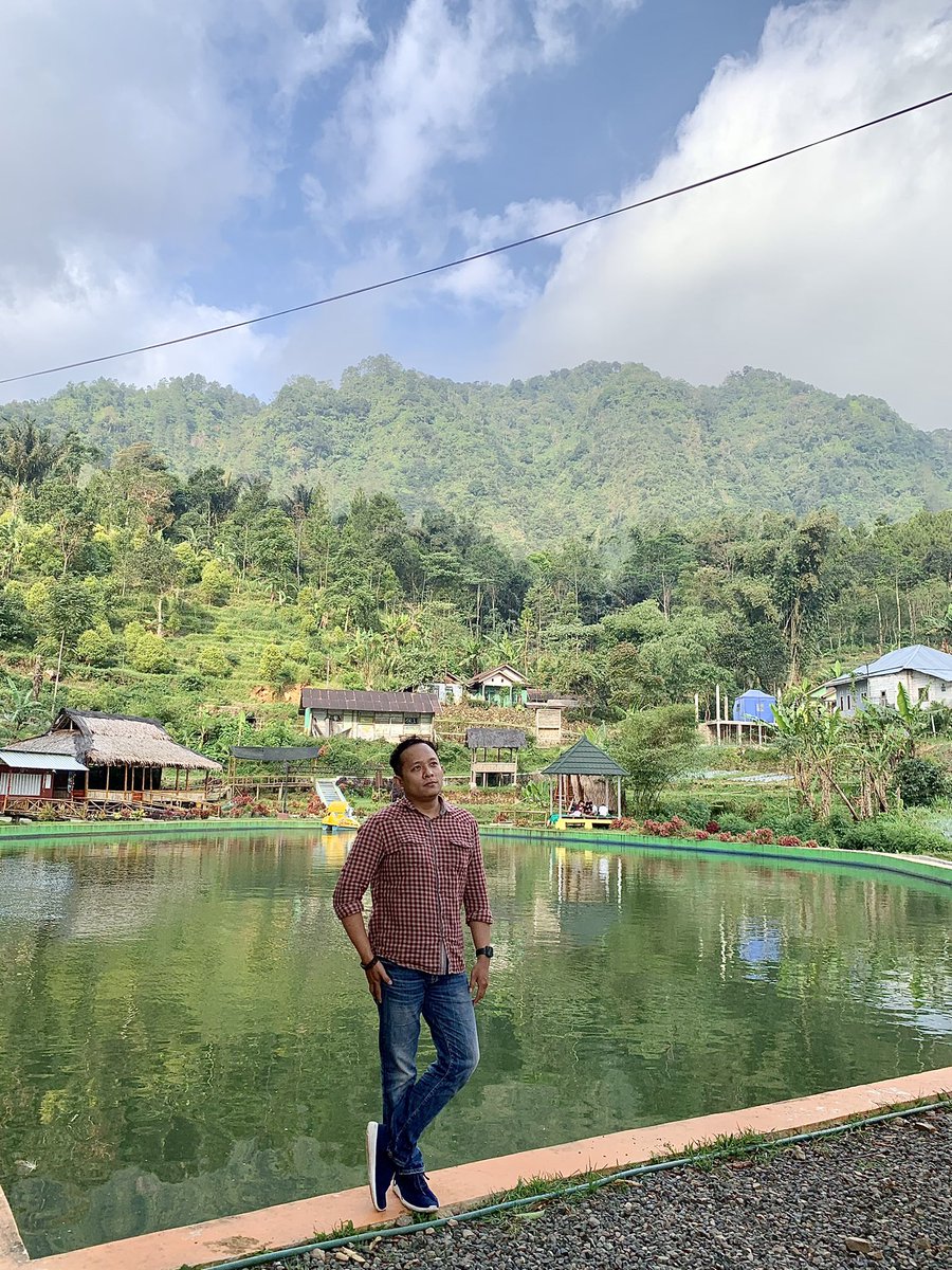 ariezmartadinat's tweet photo. Kalau berada ditempat dengan suasana yang seperti ini, terkadang jiwa petualangku bergejolak. #adventure #explorepekalongan #demendolan #tlagarawa https://t.co/mvkqHBHq6u
