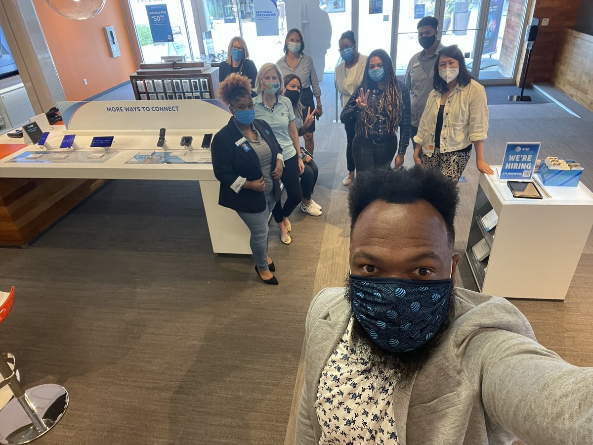 Justin_Grant__'s tweet photo. On behalf of “The Collective✊🏾” and The Columbia Mall team we would like to thank Angela Santone (SEVP - HR) &amp; Emily Chin (AVP Chief of Staff) for stopping by, dropping knowledge and having some fun as we greatly appreciated it &amp; hope to see you again.
#SWAT
@ATT https://t.co/TKbI4QtGvW