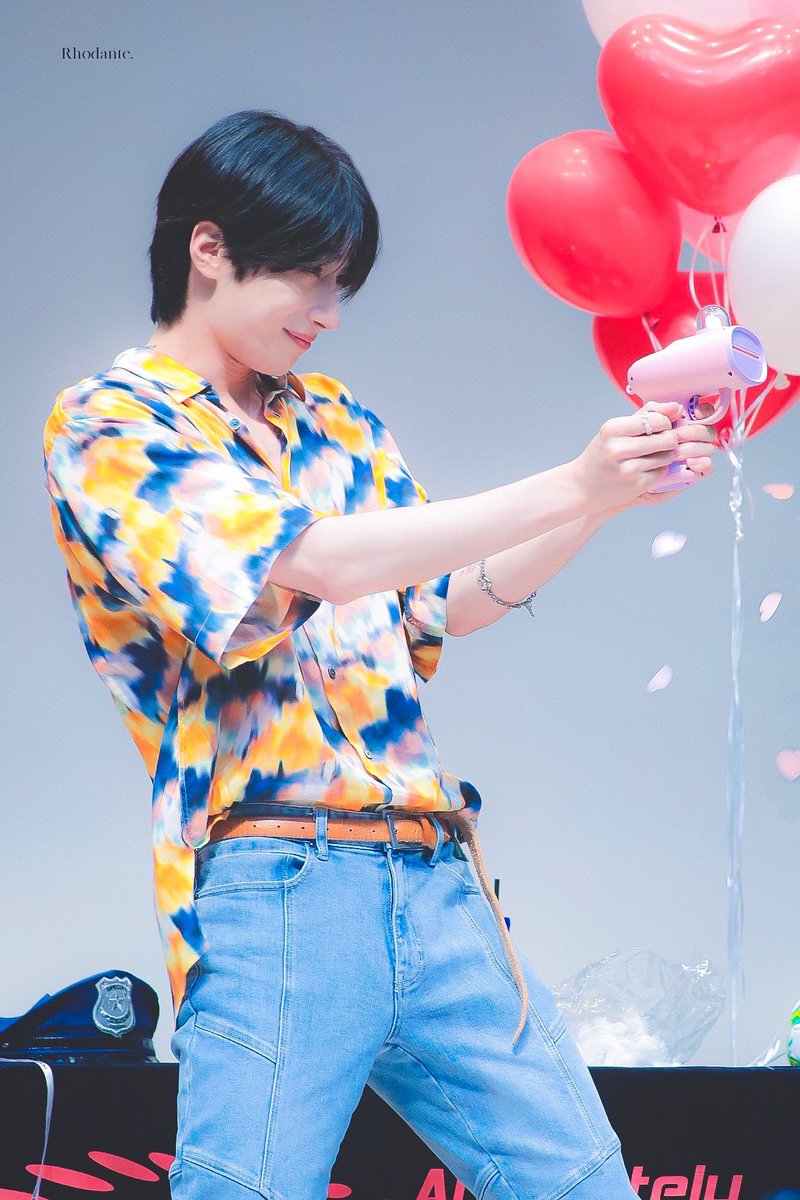 Rhodante_sw's tweet photo. 210710 애플뮤직 코바코홀 팬사인회 한승우 HQ❣️

아니 이게 왜 안 나오지..❔(.﹒︠₋﹒︡.)

#한승우 #승우 #우야 #wooya #빅톤 #VICTON #seungwoo #HANSEUNGWOO #다시만나 https://t.co/GBtvOJNKxt