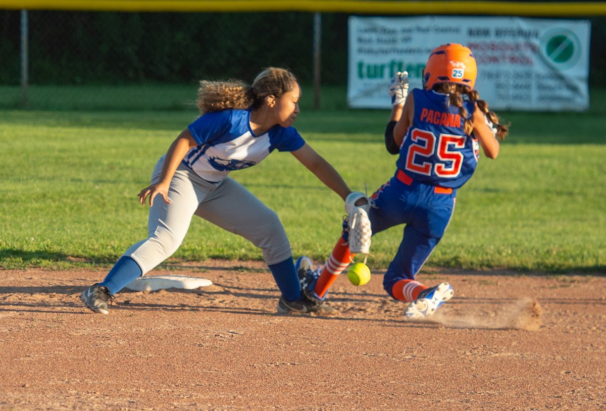 RonSzotImaging's tweet photo. #PlayBall #Girlpower https://t.co/pd4Gy63bud