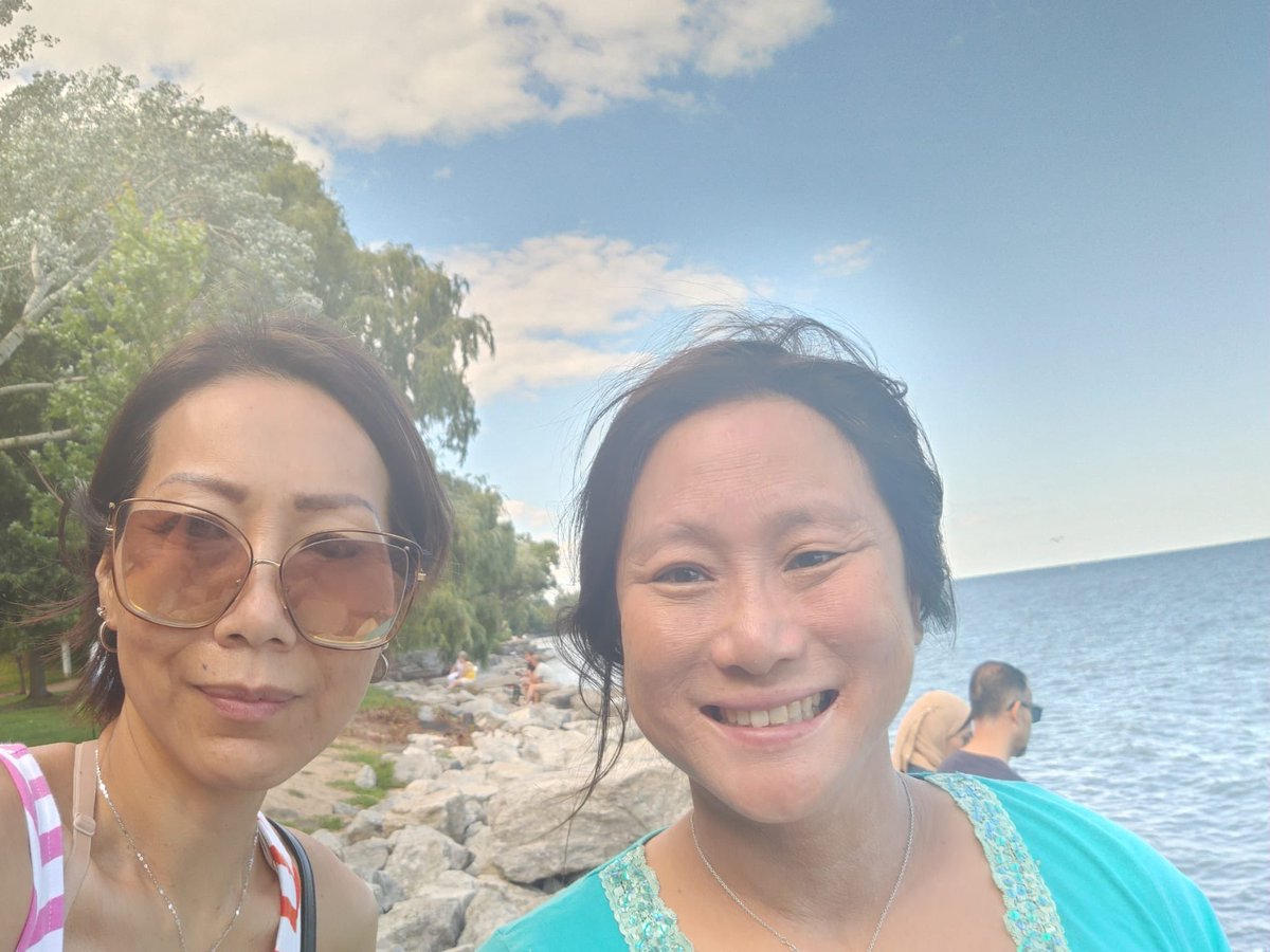 JeanYip3's tweet image. Chilling with my cousin,  haven’t been able to do that for over a year.  So happy to celebrate her milestone 🎂 At Credit Village Marina. Thanks Oakville MP @PamDamoff for her suggestions.  We explored downtown Oakville and Digby Park, a tree lined trail by Lake Ontario. #Aug2