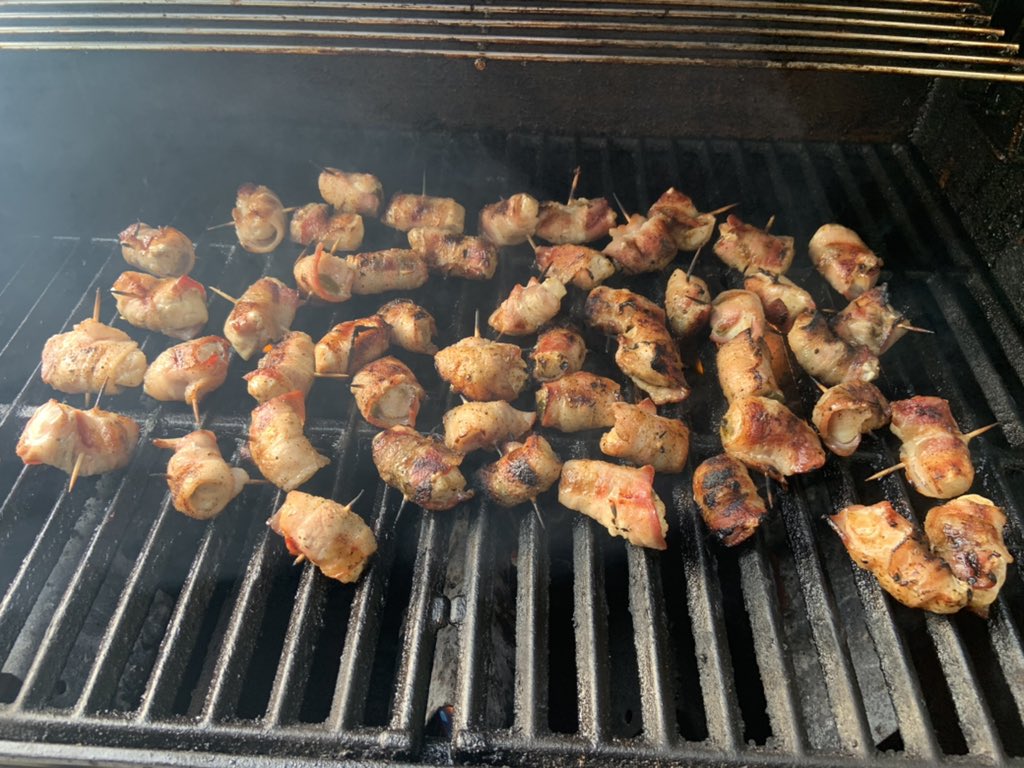 kencollums's tweet photo. Poppers for the QBs tonight!
#Mailmen
#deliverthemail https://t.co/Go0QMxwXNO