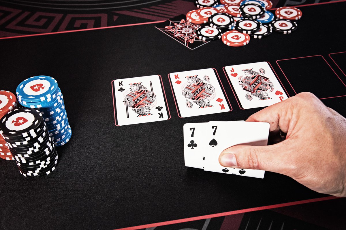 Todos foldaram e demos raise de 3bbs do CO. O BB defendeu. 🤼‍♂️

É um Flop bom ou ruim para a gente? 🤔

Por quê? 🧐