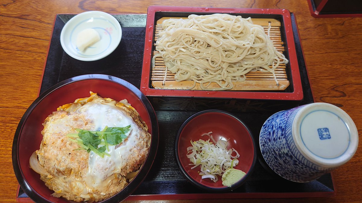S2000_Falcon's tweet photo. #Tokyo2020 参加 #USLETE の勝利を祈って、#カツ丼 。#もちづき さんにて。#蕎麦 が甘くて、(ﾟдﾟ)ｳﾏｰ https://t.co/YZlafMvrZH