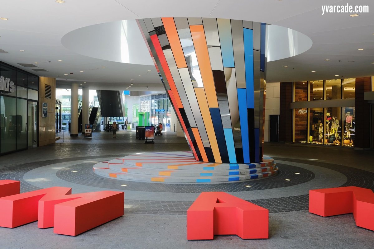 #UnleashYourAura public light installations 🎨 at <a href="/Inside_TAB/">The Amazing Brentwood</a> mall bit.ly/3ylIsU2 #Burnaby365