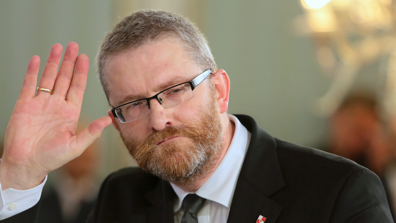 GabiPie1's tweet photo. Pan Grzegorz Braun 
Jedyny posel walczacy o zdrowie i zycie 
polskich dzieci na ktorych eksperymentuje PFIZER. https://t.co/5p8uW6e5Va