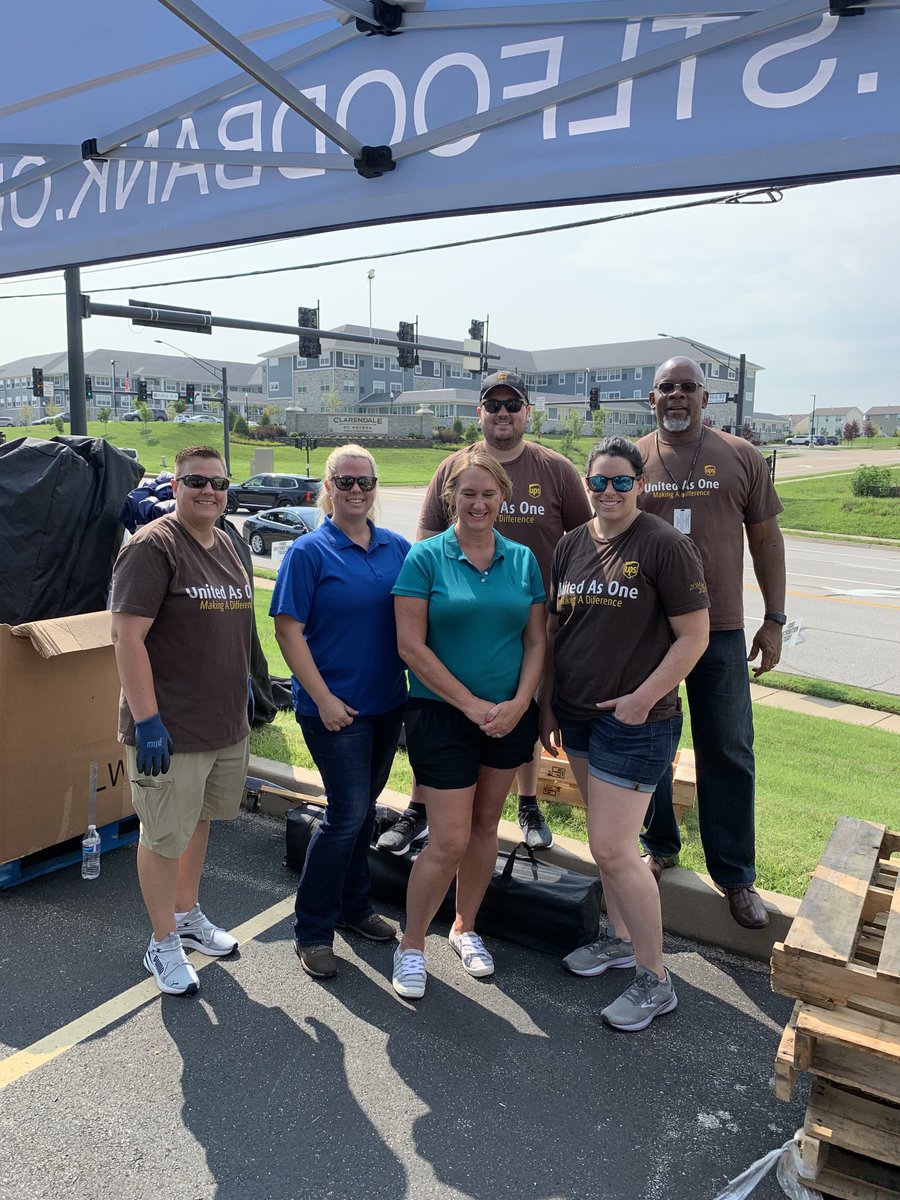 Started the week with this great event.  Thankful for this opportunity to give back.  We served 165 families with food for days.  Blessed to serve with my fellow UPSers.  <a href="/CP_UPSers/">Central Plains</a> ⁦<a href="/IllinoisUPSers/">IllinoisUPSers</a>⁩