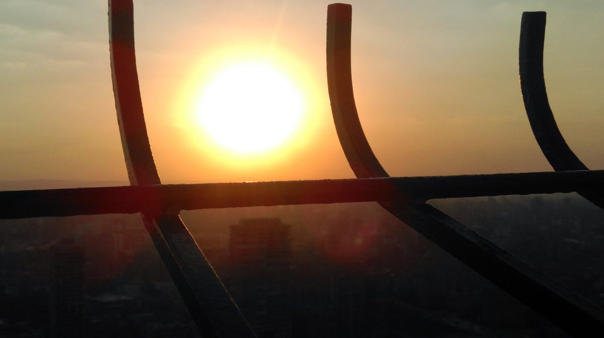 EgMaly's tweet photo. صباح الخيرات.
Good Mornig 
#mobilephotography #cairo_tower https://t.co/kufBXyIkD3