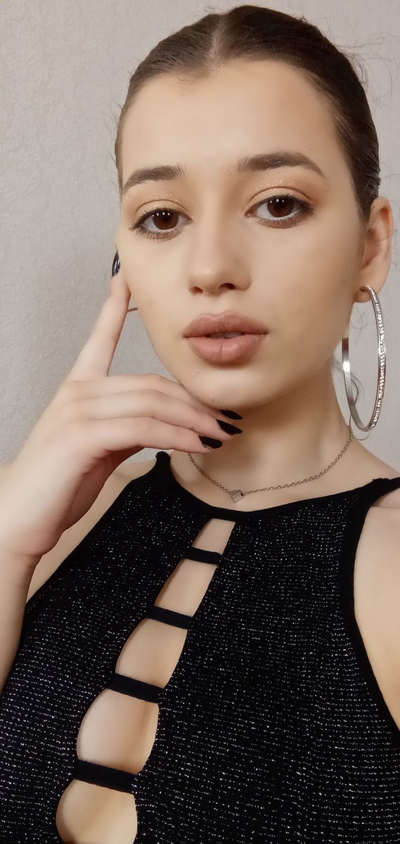 giselleakhtar's tweet photo. Flawless ❤❤❤ #grilsfromstudio20 #linkinbio #modelstudio20 https://t.co/VC6bjps5tS