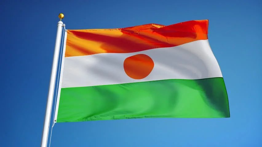 President_HMA's tweet photo. 1 | 6 BONNE FÊTE DE L’INDÉPENDANCE DU #NIGER
Mes Chers compatriotes,
3 août 1960 au 3 août 2021, aujourd’hui cela fait 61 ans que notre cher pays jouit de son indépendance. Nous avons connu les victoires et les échecs,  mais nous sommes toujours debout par fierté et patriotisme. https://t.co/aoTAEiBLIg