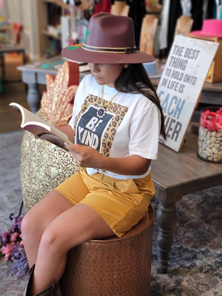 KymsKlosetSA's tweet photo. Back to School Fashions Available. 

Tops, Shorts and accessories. 🤩

Come see what's new.

#backtoschoolsale 
#kymskloset 
#shoppingwithapurpose 
#notyoureverydaystore https://t.co/tOMC65J3Gb