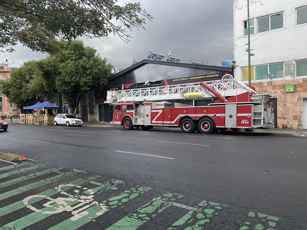 pirce6's tweet photo. @OVIALCDMX sigue este camión en el mismo lugar @SSC_CDMX @AlcCuauhtemocMx @SanRafaDF Antonio Caso #160 https://t.co/aAR3EyV4vG
