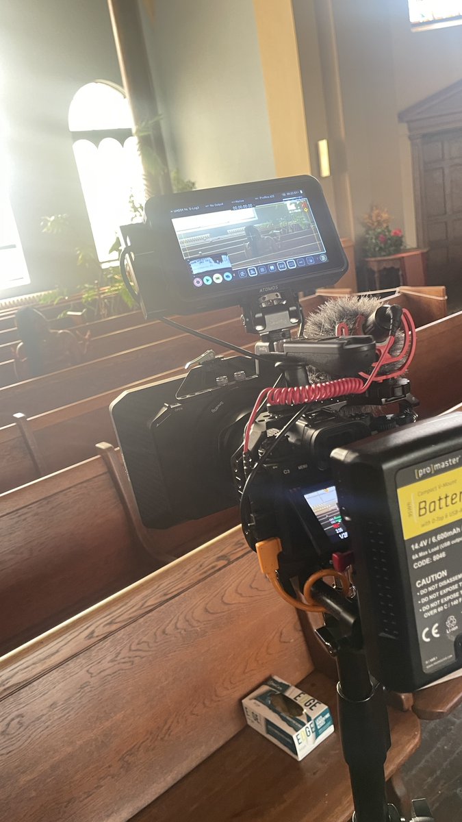 TaeeDaProducer's tweet photo. On Set | Filming 🎬 Of The Next Upcoming Movie 🔥🎥

@taeedaproducer - 

#cinematographer #musicvideodirectors #chicagofilmphotographer #camera_pros #cameraproselev8 #camerapros #cinematography #filmmakers#filmproduction #cinematographers#filmcrew #filmdirector #filmmakerslife https://t.co/xSf7PDWLds