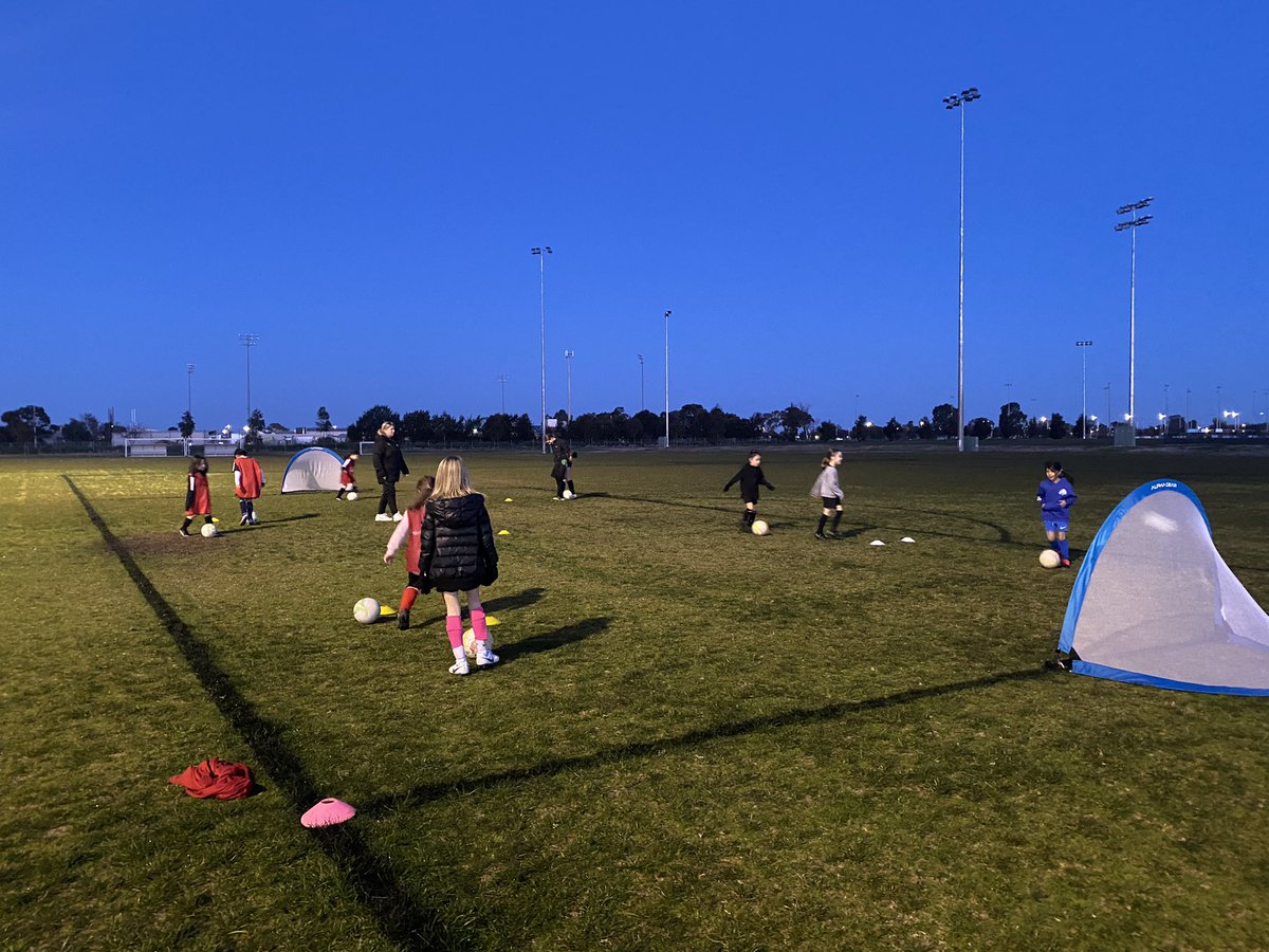 Our second SAP program is finally back underway - unfortunately the program is full with over 200 players aligned to the program. Great to have Sean Kane join the program as youth coach. (Photo of u/8 girls)