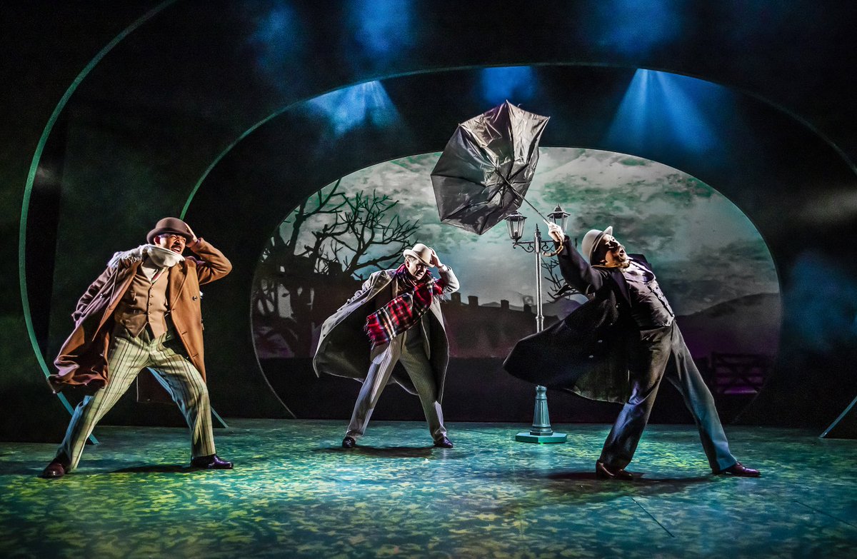 McBrydeRyan's tweet photo. Here’s a little sneak peek of our comedy #Baskerville premiering @mercurytheatre this week.
@RichardEde1 @NaomiPetersen
@MarcPickering @PhilYarrowActor
#EricStroud play 43 characters from the Sir Arthur Conan Doyle’s Classic Thriller!
📸 @peachyraith https://t.co/ifQaMKZXMw