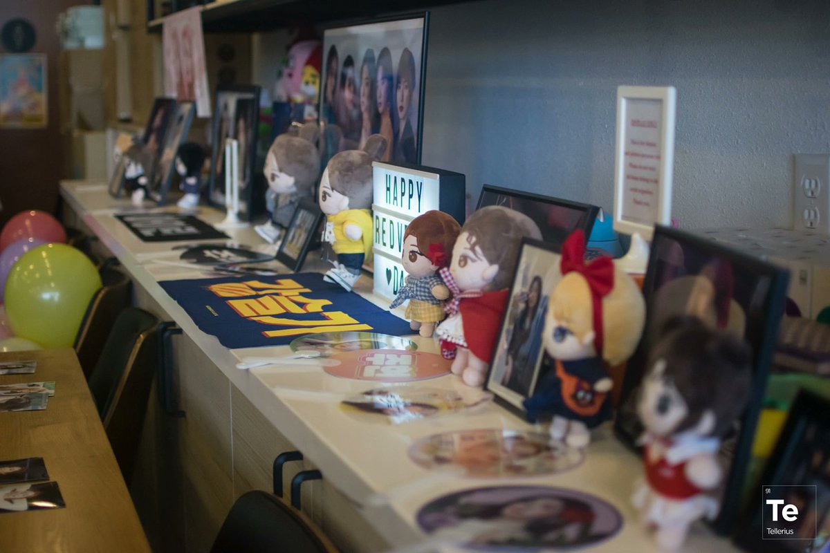 Tellerius's tweet photo. [20210801] @DFWReVeluv's Red Velvet 7th Anniversary Cupsleeve Event - 2/3

@RVsmtown #RedVelvet #7YearsOfHappinessRV https://t.co/qM1k7yK1tG