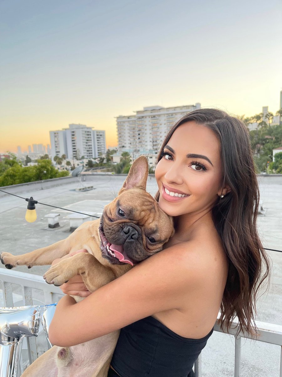 Charli Burnett tweet media