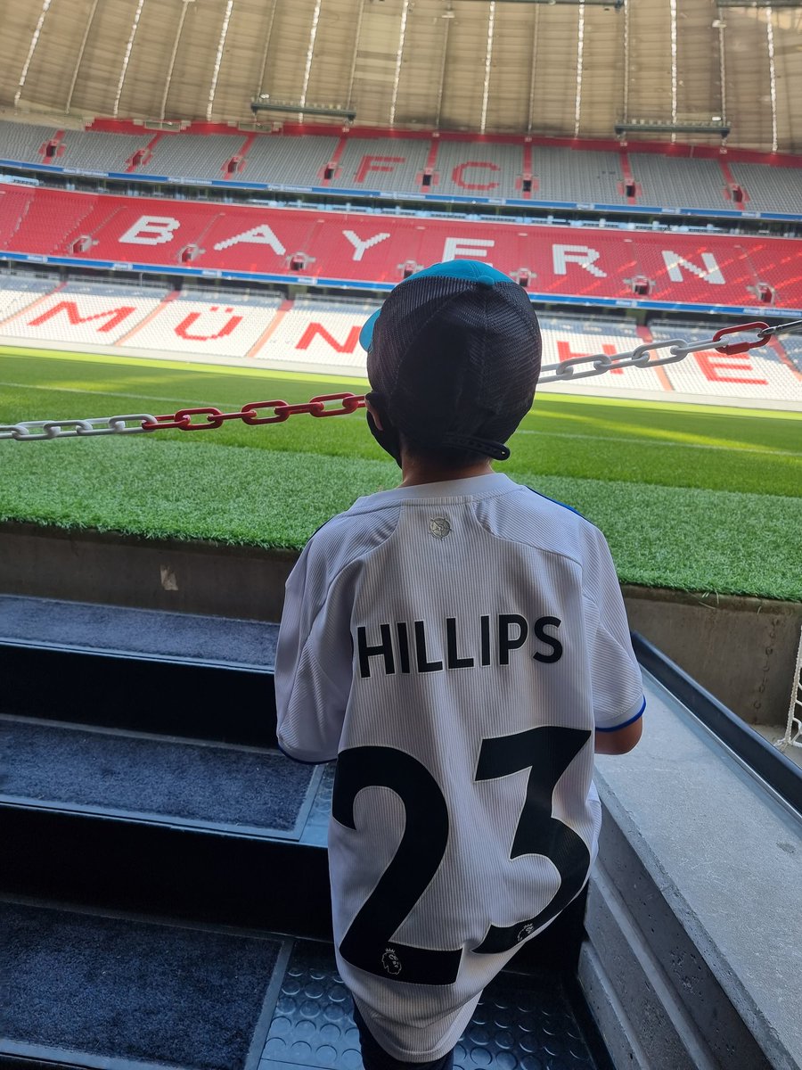 Trip to Amsterdam tonight to watch <a href="/LUFC/">Leeds United</a> v Ajax 2morrow. 1st time seeing the boys live in a long time. Living on mainland Europe has its benefits. <a href="/Kalvinphillips/">Kalvin Phillips</a> <a href="/RobinKoch25/">Robin Koch</a> <a href="/lukeayling_8/">Luke Ayling</a> <a href="/LiamCooper__/">Liam Cooper</a> <a href="/dallas_stuart/">stuart dallas</a> <a href="/andrearadri/">Andrea Radrizzani</a> trying to get my lads shirt signed too 😉