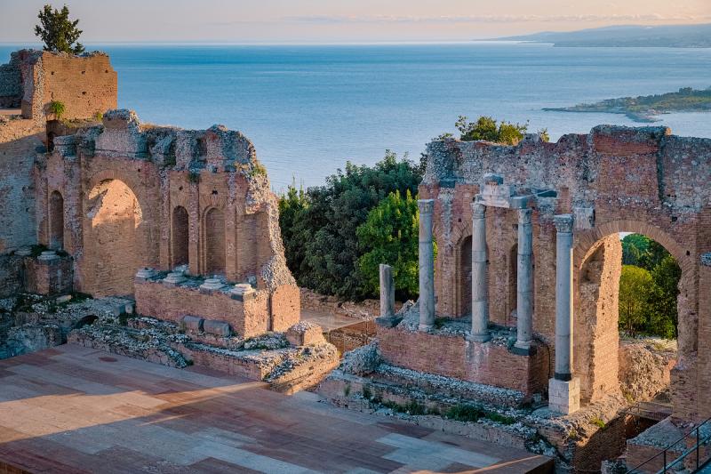 We are so pleased to share journalist and Italy Magazine contributor Jamie Mackay's new book release: The Invention of Sicily: A Mediterranean History.

Read our review of this thoughtful exploration of the island's history and culture. 

bit.ly/3icIrfv [Premium Content]