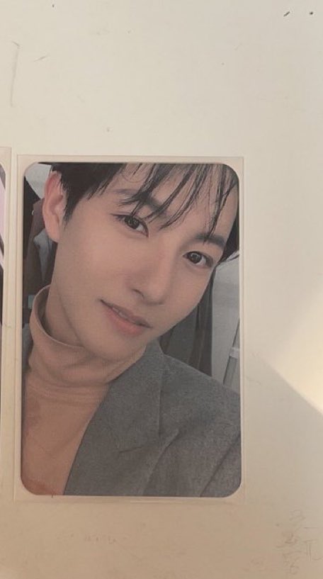 killttiuit's tweet photo. 티홀 런쥔 10에 양도합니다 https://t.co/IFE7bIN8oR