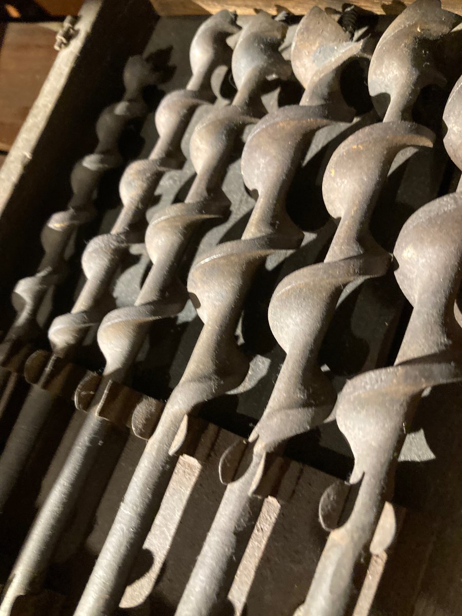 Worldsoldestham's tweet photo. This is not a drill.
I repeat.
This is not a drill.
(Drill bits for wood, actually.)
#FunWithMuseumArtifacts #OnExhibit #carpentry https://t.co/f6BdcPbwee