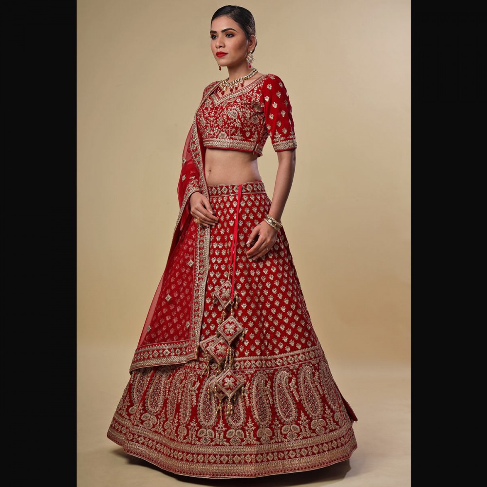 SaveraNew's tweet photo. Red Bridal Lehenga in Velvet https://t.co/2DOC1DfYtY https://t.co/33tnQA7JIw
