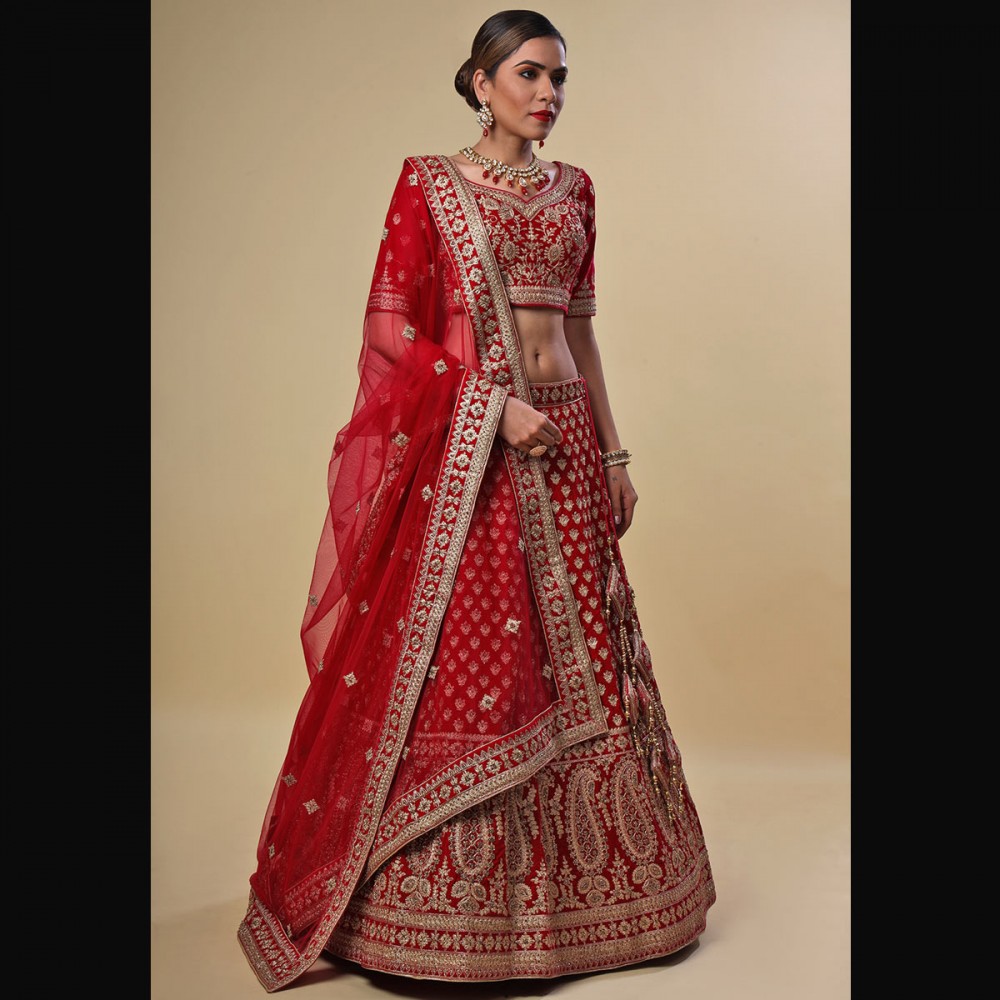 SaveraNew's tweet photo. Red Bridal Lehenga in Velvet https://t.co/2DOC1DfYtY https://t.co/33tnQA7JIw