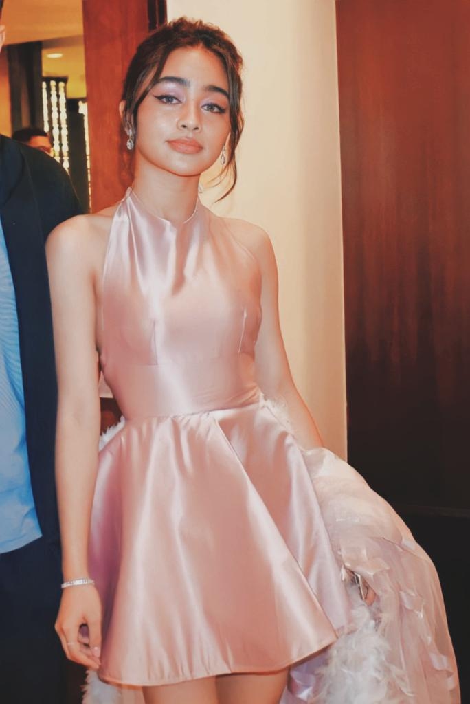 _vnesc's tweet photo. happy birthday my main!! words aren't enough to express how much i love, adore &amp; admire you. thankyou for being my main source of happiness &amp; inspo. you'll V forever my Vivoree from twenty sixteen to forever love you! -

p

HBD MA VIVOREE NINA https://t.co/qMZ7c9jKCa