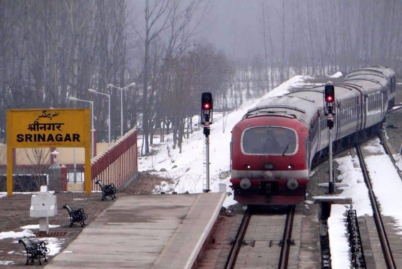 kashmirArchives's tweet photo. Over the past 2 years, since the removal of the temporary provisions of #Article70, #Kashmir has made efforts to embrace progress, despite #COVID &amp; a worse virus, the #PakistaniArmy intelligence &amp; its pet #Islamists.
Thread below will showcase the resilience of #KashmirForward. https://t.co/ylwReJH1q5