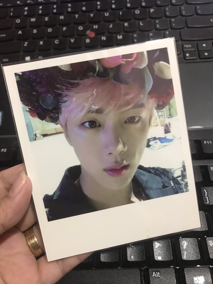 HeartbeatsOT7's tweet photo. Finally Wings Jin Polaroid come home😍💜

Thank you @laurenVrose https://t.co/Ah5sE3r845