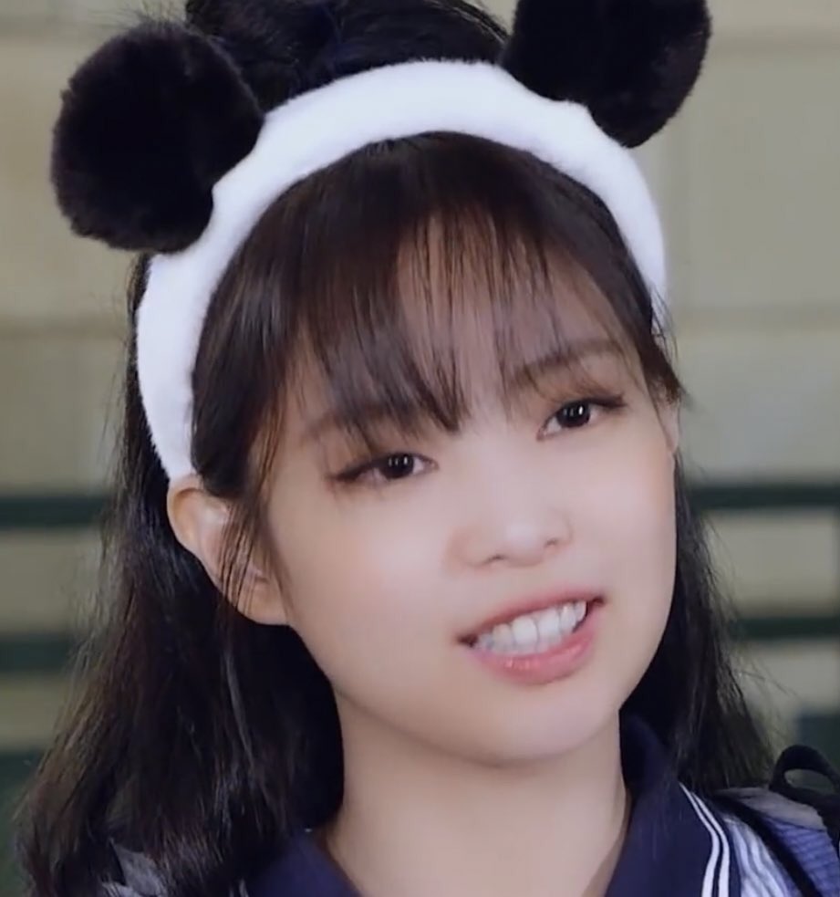 madebyanas's tweet image. tolonk ak lusyu bgt TOLONKKKK #pinksun