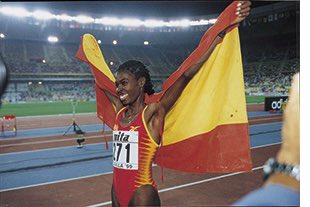 Todos nos alegramos del oro de Niurka Montalvo en salto de longitud en el Mundial de Sevilla. 

En 1999, no hubo controversia política alguna y nadie discutió por el color de su piel. 

Así fue porque Monedero y sus podemitas no ensuciaban la política. Con ellos se jodió la cosa.