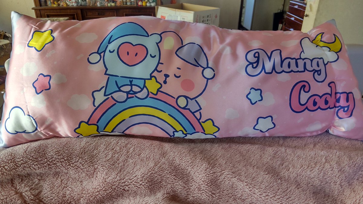 ArmyMeG505's tweet photo. リアチンがくれた🥰🥰
ゲーセンで獲れたって
ありがとう😭😭 https://t.co/vCQDMERdjw