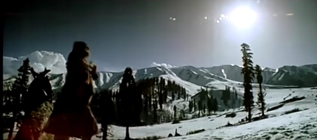 meSTAbhi's tweet photo. Mera kashmir ❤️.. Whata song &amp; lyrics.. Forever favorite army movie &amp; one of the most favorite Lalettan's character Major Mahadevan

#15YearsOfKeerthichakra

@Mohanlal #Drishyam2 #Mohanlal https://t.co/17Ho4gl7hM