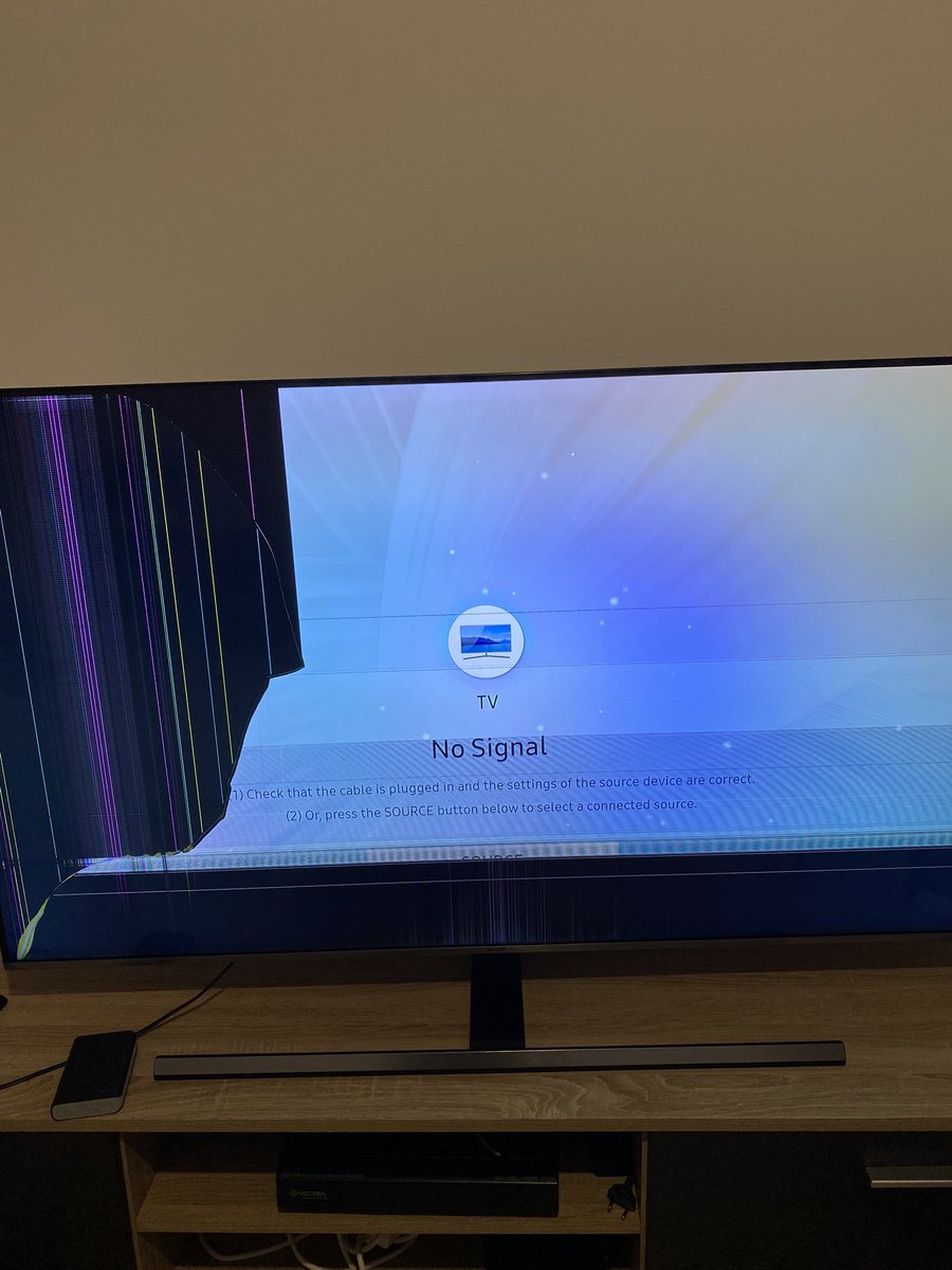 LarrySpuddles's tweet photo. @SamsungTV Samsung TV less than 3 years old. No picture on left hand side of screen but Samsung won’t fix it because mechanical damage is outside of their warranty / guarantee. https://t.co/CjPEVmqObl