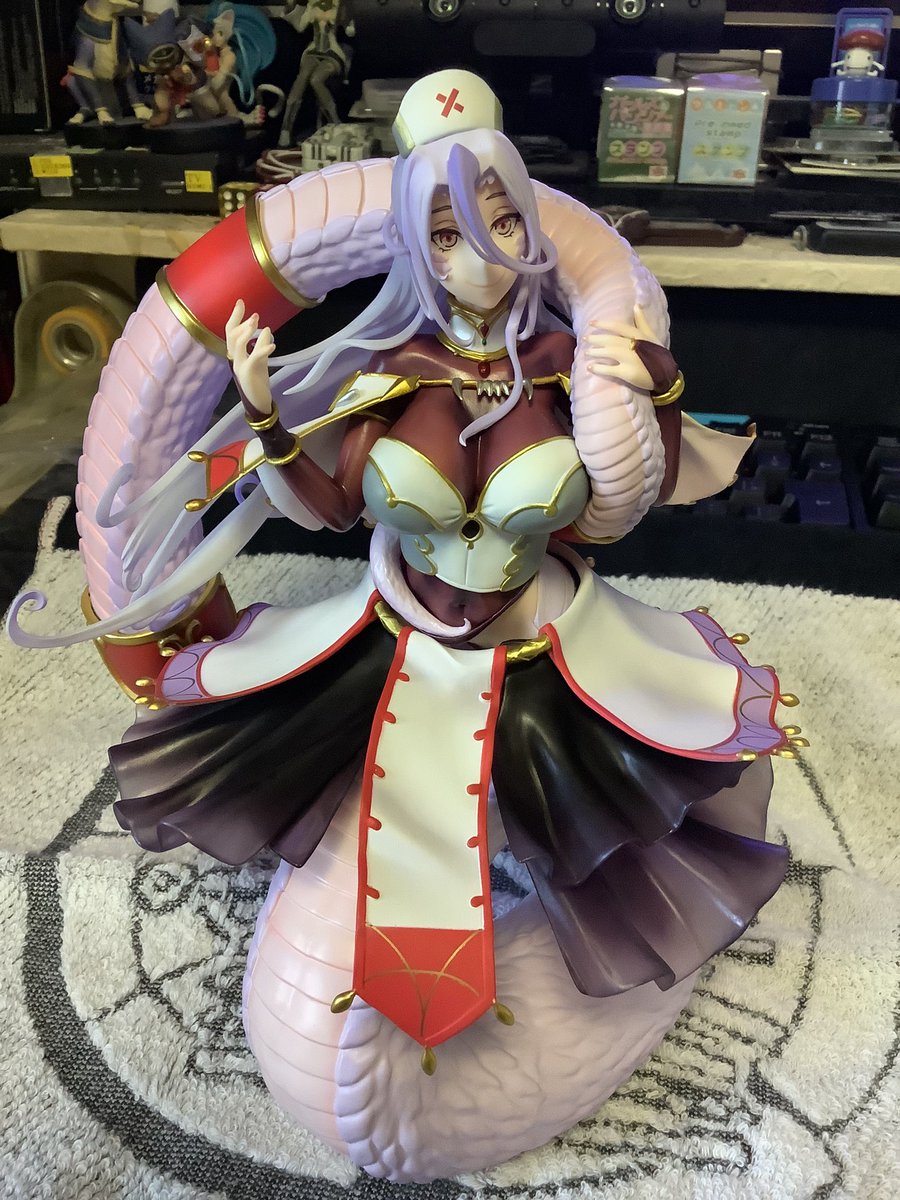 サーフェンティット ネイクス