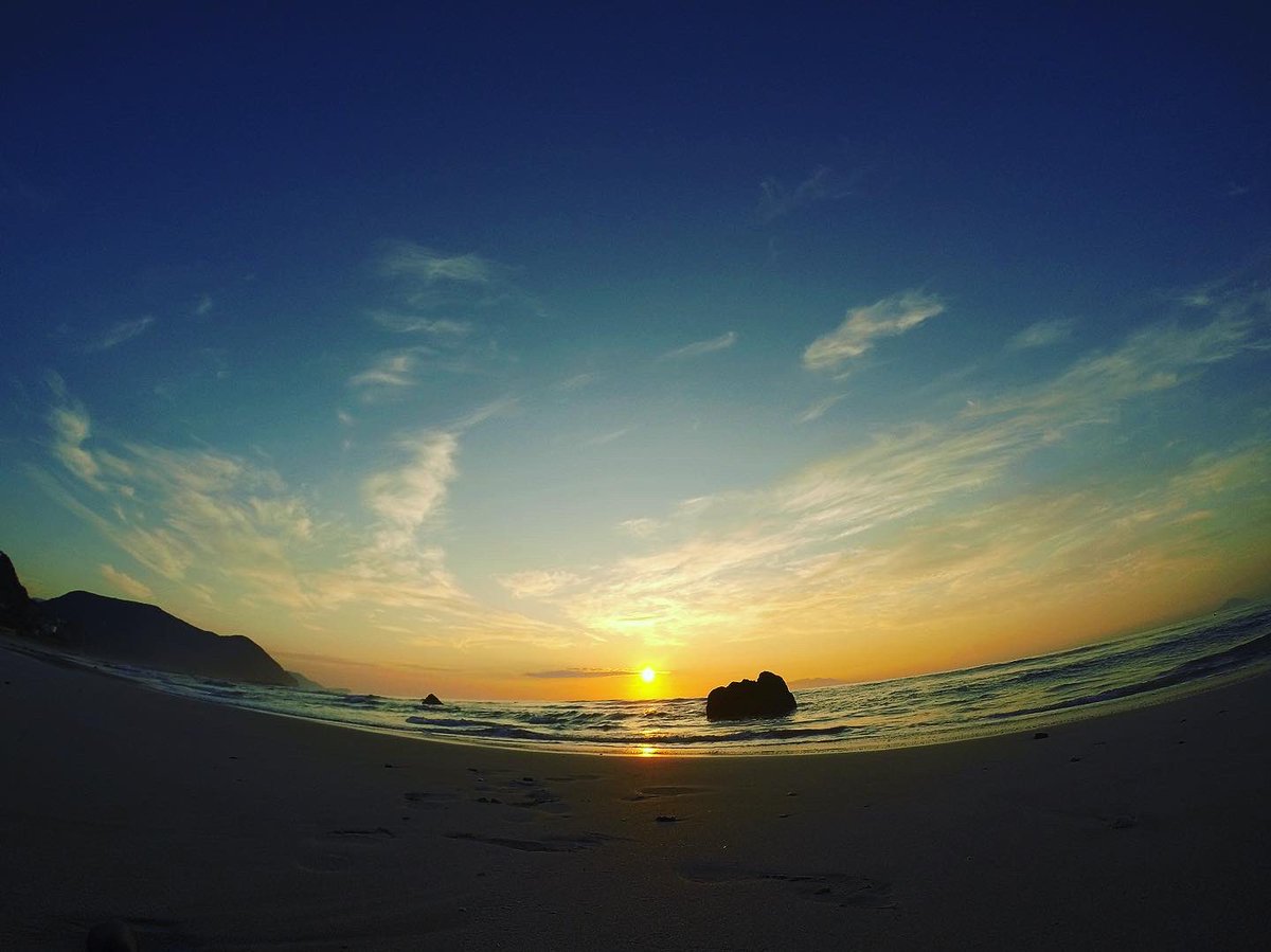 caimanjp's tweet photo. Can’t decided 1,2,3 or 4 .. #gopro #写真好きな人と繫がりたい #写真撮るのが好きな人と繋がりたい #goproshoot #sea #sealife #sunrise #良かったと思ったらRT https://t.co/zDMVvm5qfk