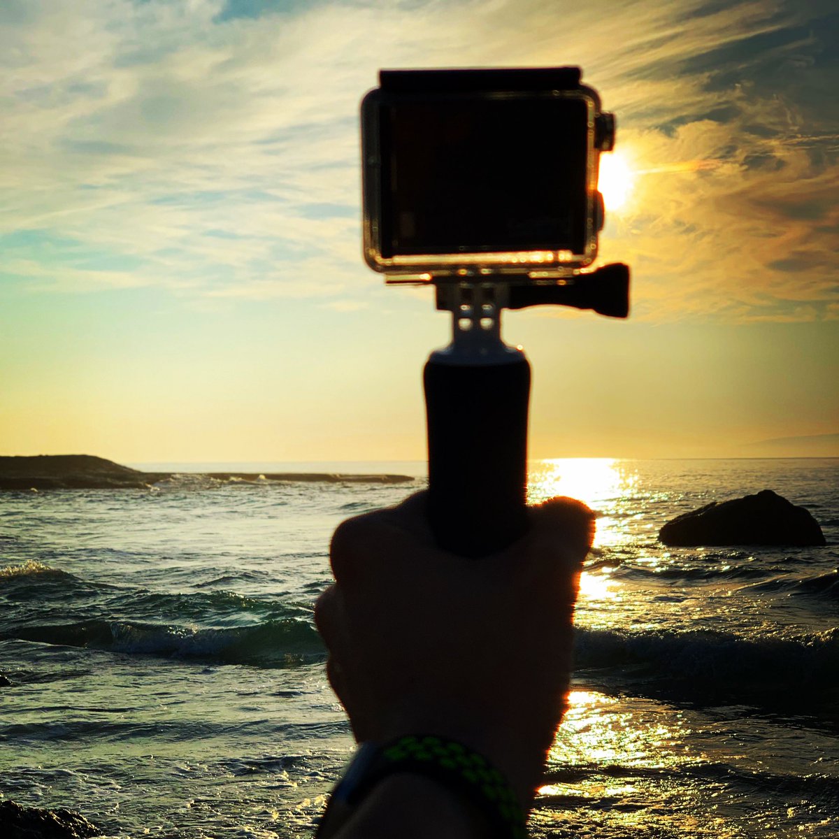 caimanjp's tweet photo. Can’t decided 1,2,3 or 4 .. #gopro #写真好きな人と繫がりたい #写真撮るのが好きな人と繋がりたい #goproshoot #sea #sealife #sunrise #良かったと思ったらRT https://t.co/zDMVvm5qfk