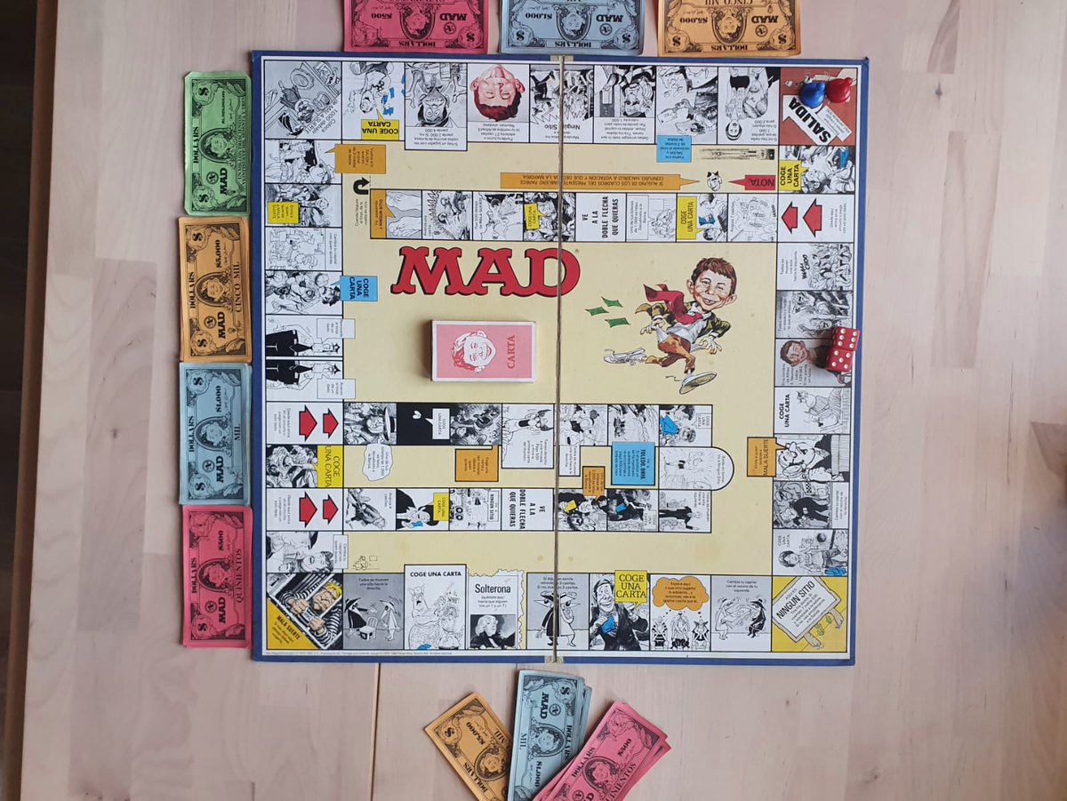 lapenyadelrol's tweet photo. Ahir, alguns dels membres hem pogut jugar a MAD: Quien pierde, gana. Aquest joc, de l'any 1982, és una espècie d'anti-Monopoly de caire còmic (només cal llegir les instruccions per a adonar-se) on l'objectiu és quedar-se sense diners. https://t.co/C1oVCjOQCD