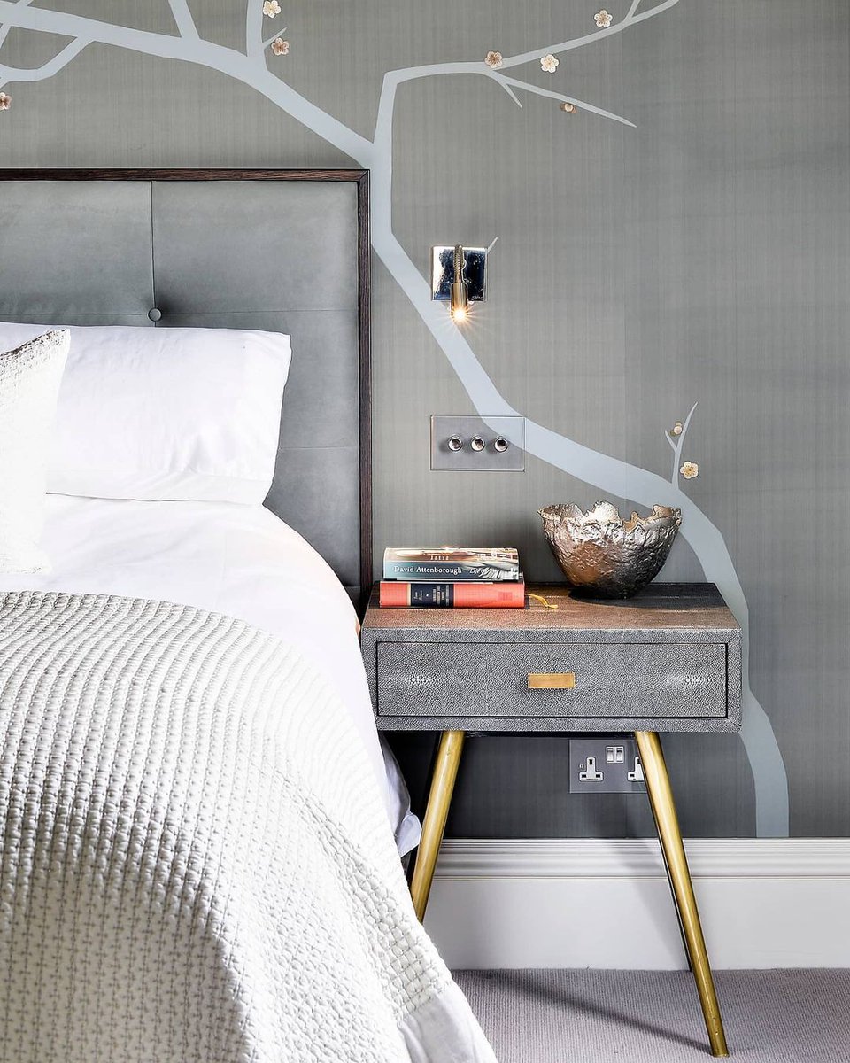 Our Invisible Lightswitch with Nickel Silver rotary dimmers look very smart in this sleek bedroom by @foxinteriordesign . Photo by @benthompsonphotography - more ideas this way > ow.ly/Z9Bv50FGVpq