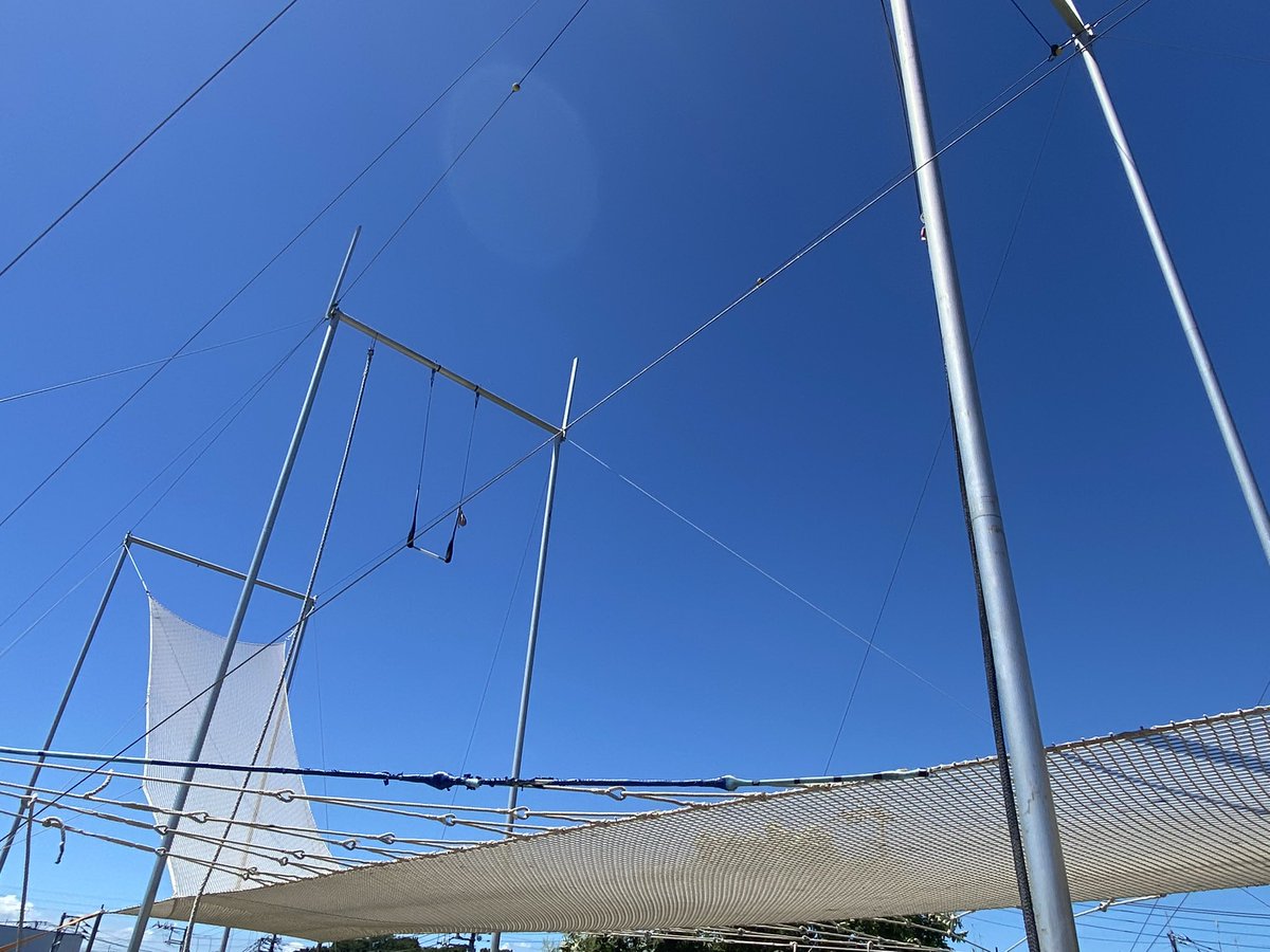 trapeze_heroes's tweet photo. 空中ブランコ
Flying trapeze
https://t.co/Tjo89JVy5X
#空中ブランコ #flyingtrapeze #circuslife #outdoors #beautifulrig #trapeze #屋外 #千葉 #柏 #飛ぶ #トラピーズヒーローズ #trapezeheroes #空中ブランコ教室 https://t.co/dSV8L3nLRq