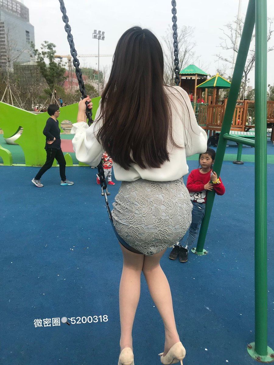 我决定今天开始多点带女儿去楼下的健身游乐设施玩～
另外大家下载微密圈后搜索5200318可以免费加入哈比猪新的圈子哦～ https://t.co/QInwIhgNra