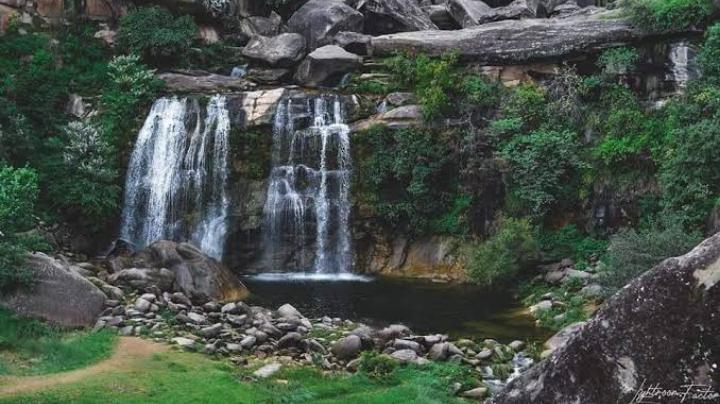 Advpakistan1's tweet photo. Narar Waterfall
#Narar #waterfall written as #Narar but pronounced as #Narrh this #waterfall can be seen on your way to the #Panjpeer #rocks. In fact, you can only find this #waterfall during late #summers. #Narar #waterfall #Kahuta #PanjpeerRocks #mountains #BeautifulPakistan https://t.co/5GABRI1Y1Z