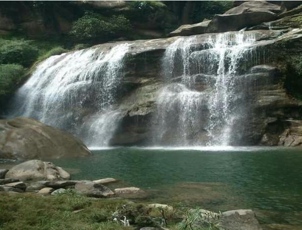 Advpakistan1's tweet photo. Narar Waterfall
#Narar #waterfall written as #Narar but pronounced as #Narrh this #waterfall can be seen on your way to the #Panjpeer #rocks. In fact, you can only find this #waterfall during late #summers. #Narar #waterfall #Kahuta #PanjpeerRocks #mountains #BeautifulPakistan https://t.co/5GABRI1Y1Z
