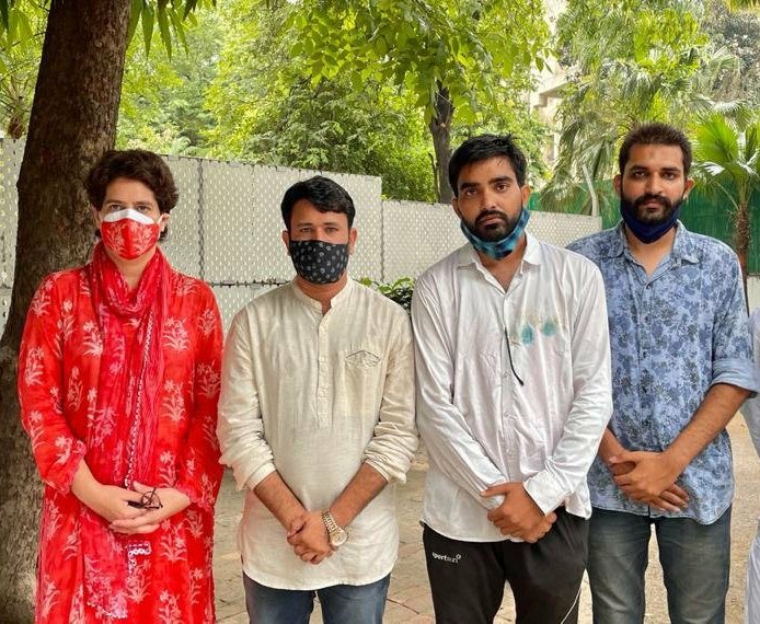 JItendraBadgot5's tweet photo. @rakeshs51618157 @TheDeepeshJJN @GovindDotasra @priyankagandhi @ashokgehlot51 @Sos_Sourabh @TheUpenYadav @RajCMO #कंप्यूटर_भर्ती_सिलेबस_विज्ञप्ति_निकालो
कंप्यूटर अनुदेश भर्ती का syllabus ओर notification जारी करो
@zeerajasthan_
@1stIndiaNews
@indianewsraj1
@News18Rajasthan
@danikbhaskar1
@JournoVijender
@ashokgehlot51
@GovindDotasra
@sanjayyadavij
@ManiSharrma
@Manish_IndiaTV
@RajCMO
Hioo https://t.co/OlyP6Myyvm