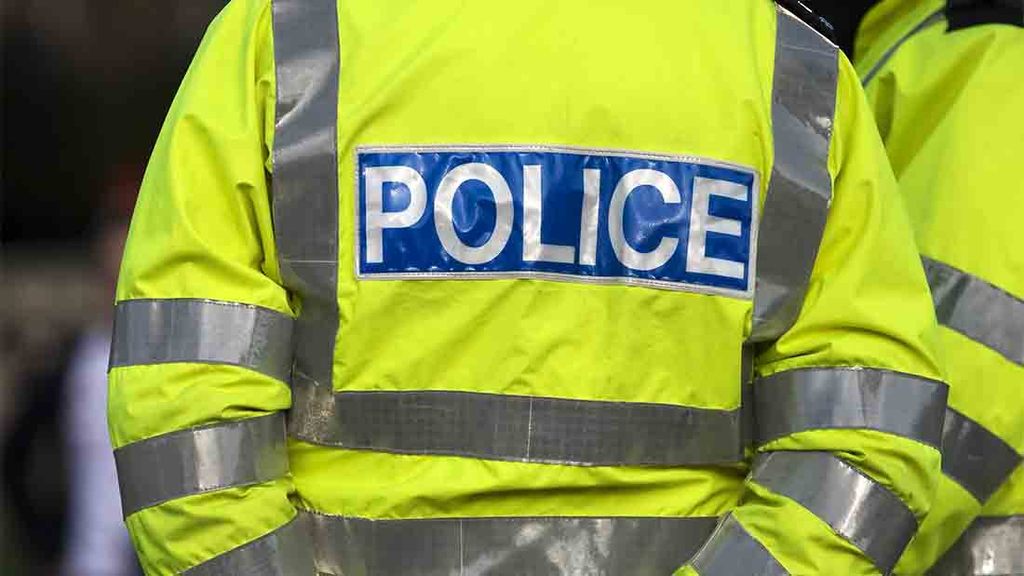 FarmersGuardian's tweet photo. Despite the Covid-19 pandemic seeing a fall in rural crime costs totalling £43.3 million in 2020, thieves returned to UK farmyards with new tactics and targets, latest data from the NFU Mutual has found.
https://t.co/4AwSxqoyTu
#ruralcrime #GPStheft #farmmachinery https://t.co/96CJu1fJPU