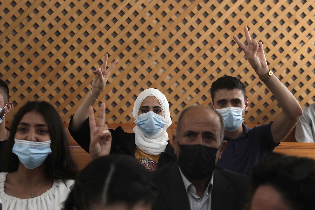AJEnglish's tweet photo. Palestinian families reject Israel’s Supreme Court proposal to stay in their homes as ‘protected tenants’ if they recognise Israeli ownership https://t.co/4W46jqoE7t https://t.co/GhJb5iqwFf
